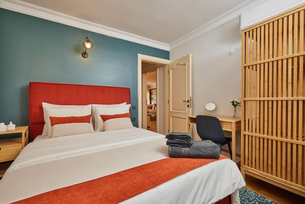 Stunning In Bebek - Manolya8 * Istanbul